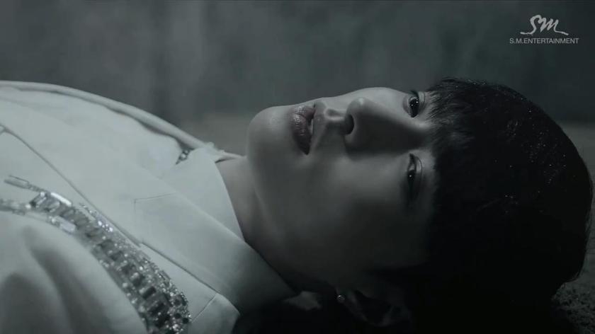 EXO-K_중독(Overdose)_Music Video.mp4_snapshot_00.18 lay