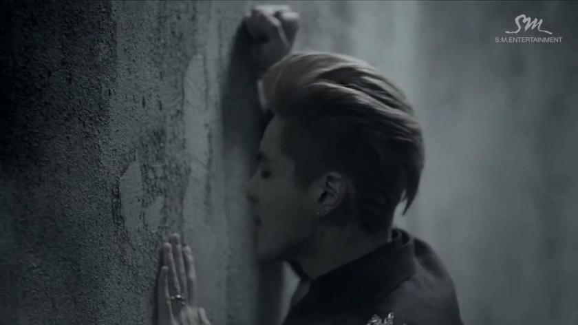 EXO-K_중독(Overdose)_Music Video.mp4_snapshot_00.23 kris